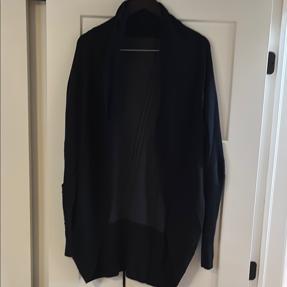 Size 8 Vintage Lululemon Reversible Black and Dark Gray Open Front Cardigan